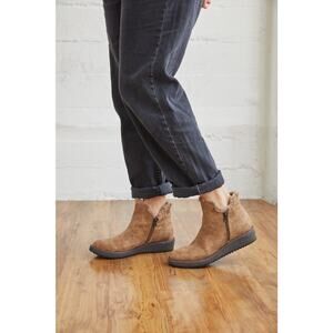 Blowfish Tan Suede Faux‎ Fur Lining Outdoor Casual Winter Ankle Boots Size 9